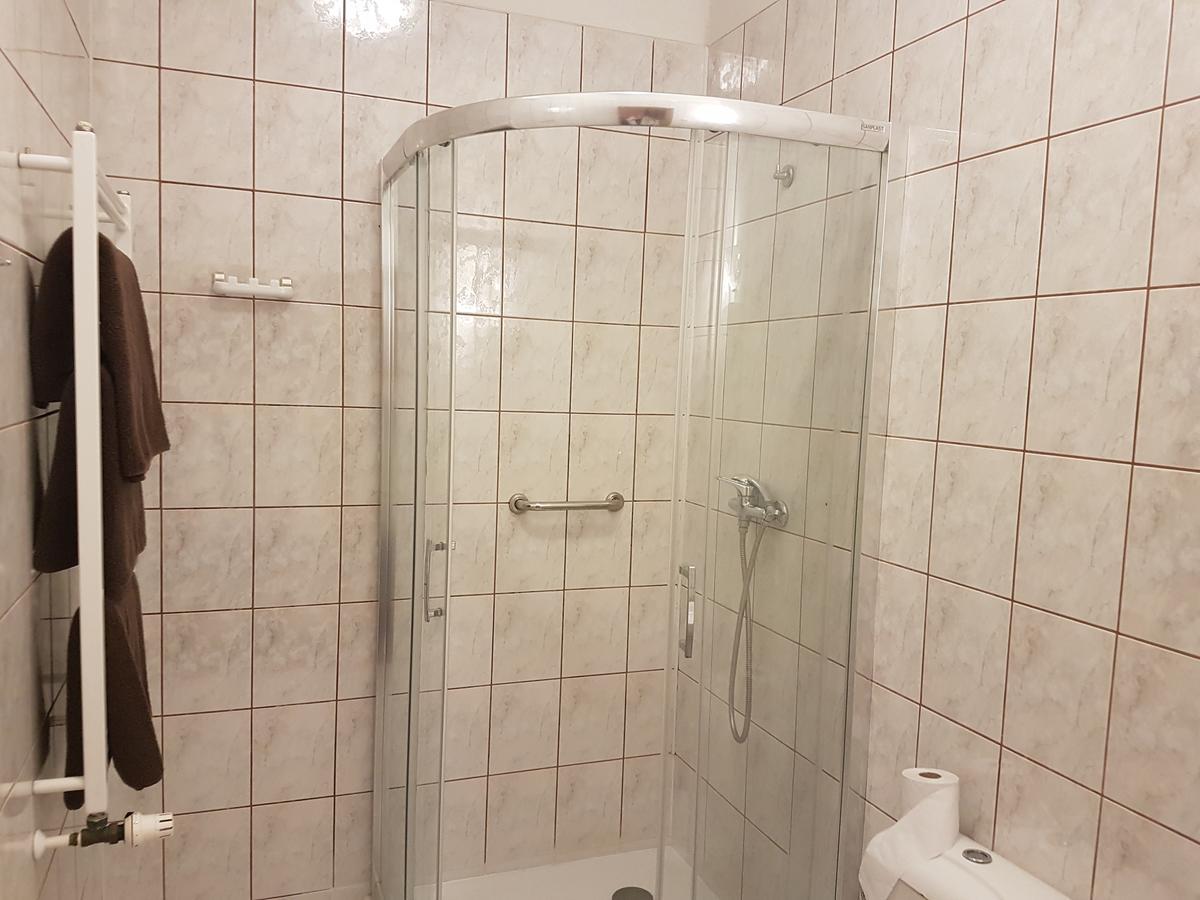 Отель Chrobry Szprotawa Экстерьер фото