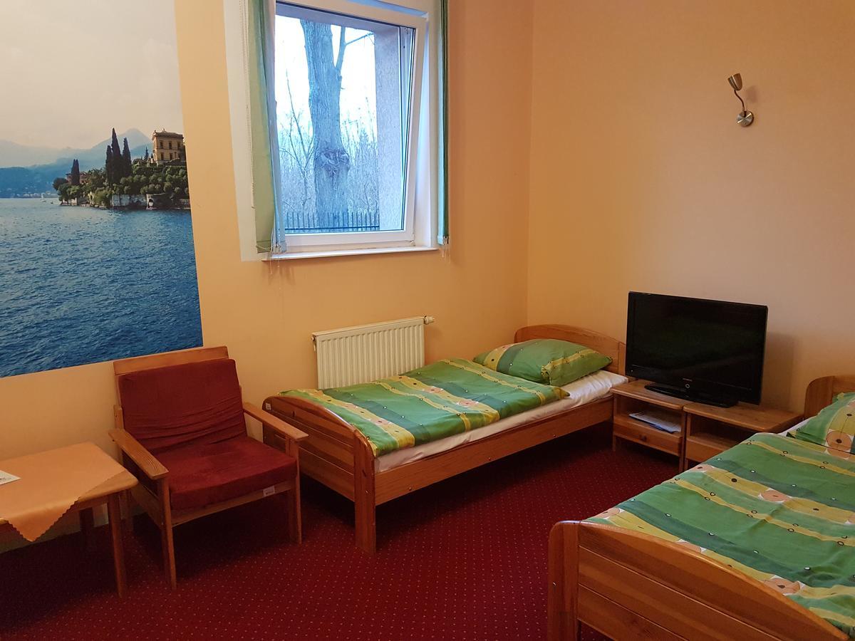 Отель Chrobry Szprotawa Экстерьер фото
