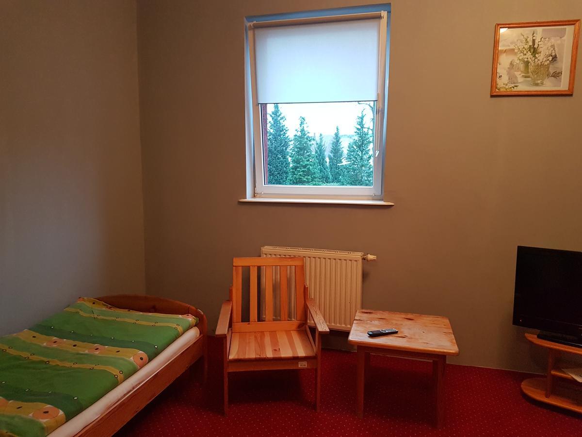 Отель Chrobry Szprotawa Экстерьер фото