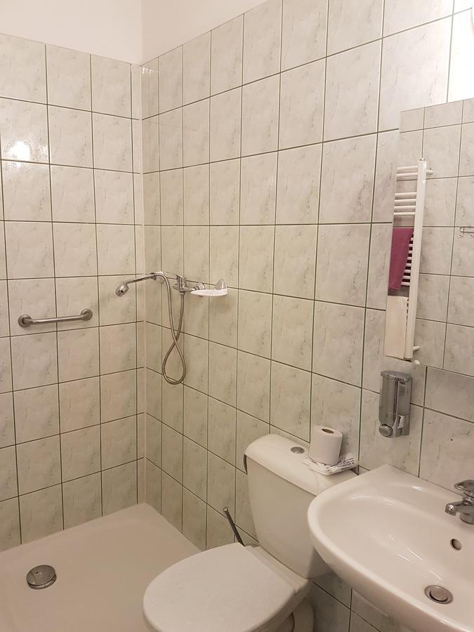 Отель Chrobry Szprotawa Экстерьер фото